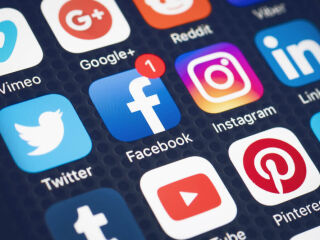 Como você reagiria nas redes sociais, após o término?