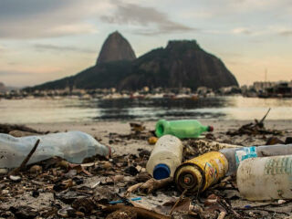 Jogaria lixo tóxico no rio próximo a sua casa, por 1 milhão de reais? Sabendo que isso irá prejudicar a sua família e que mesmo com todo esse dinheiro vocês não poderão se mudar?