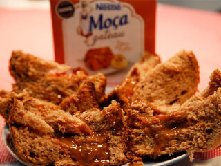 Panetone com leite condensado: você come ou passa?